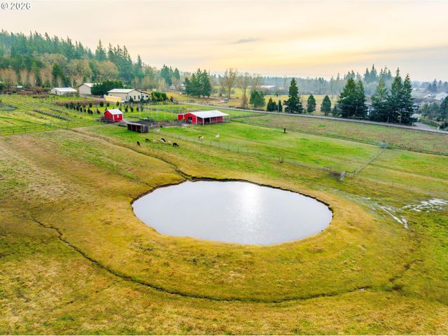 1483 Sw HOFFMAN Rd, West Linn, OR 97068