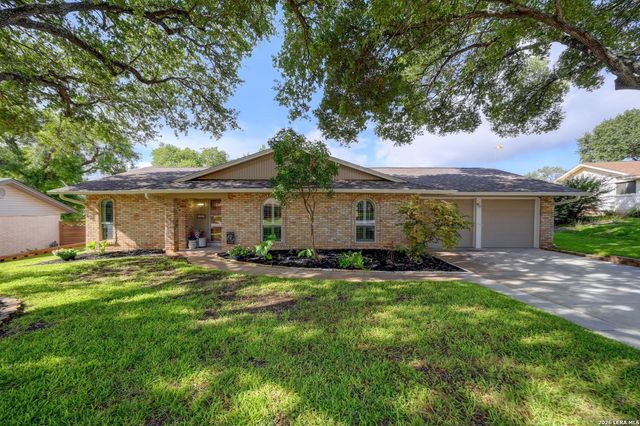 106 Barcelona Drive, Universal City, TX 78148