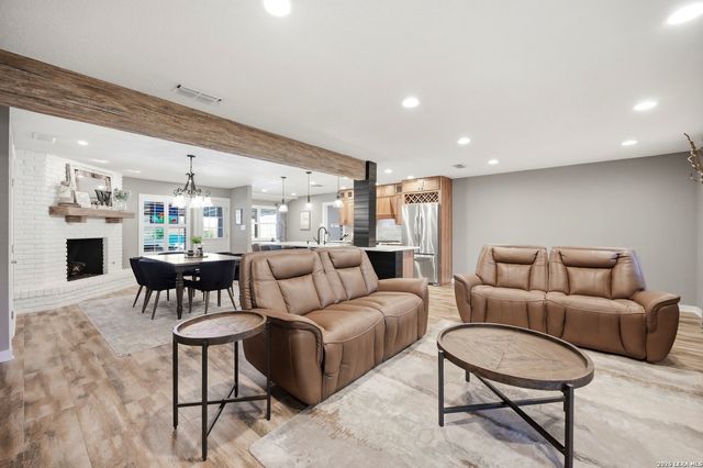 106 Barcelona Drive, Universal City, TX 78148