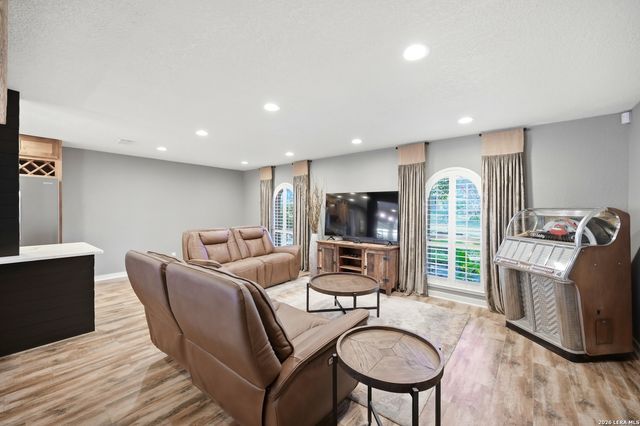 106 Barcelona Drive, Universal City, TX 78148