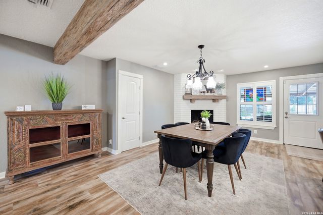 106 Barcelona Drive, Universal City, TX 78148