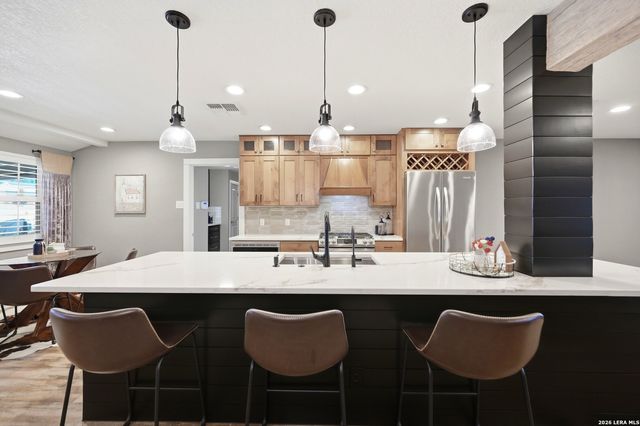 106 Barcelona Drive, Universal City, TX 78148