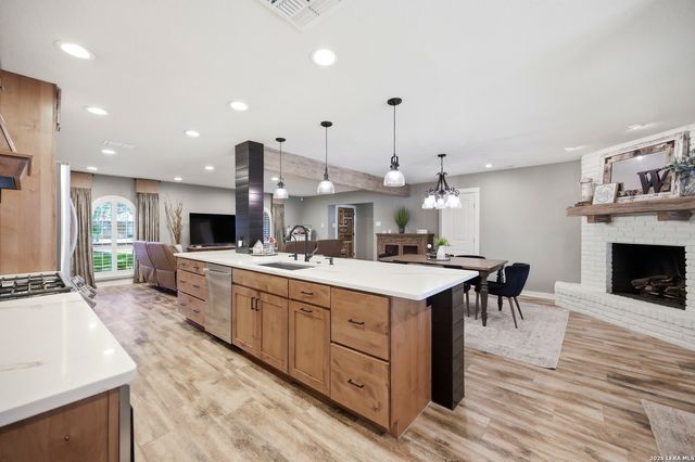106 Barcelona Drive, Universal City, TX 78148