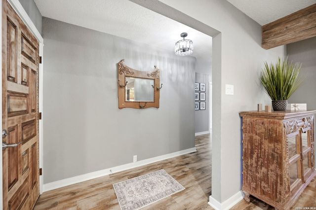 106 Barcelona Drive, Universal City, TX 78148