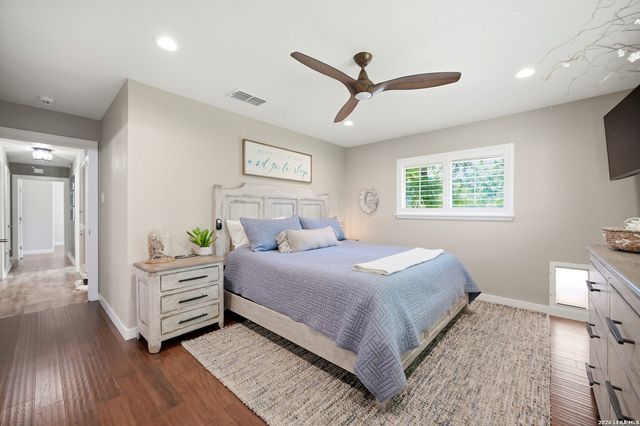 106 Barcelona Drive, Universal City, TX 78148