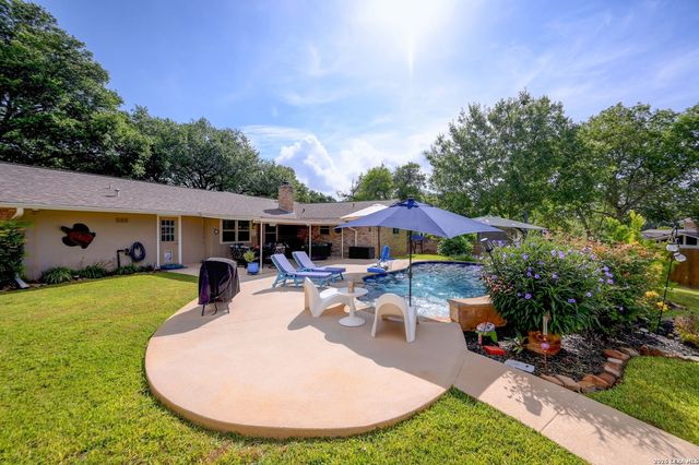 106 Barcelona Drive, Universal City, TX 78148