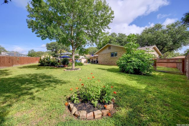 106 Barcelona Drive, Universal City, TX 78148