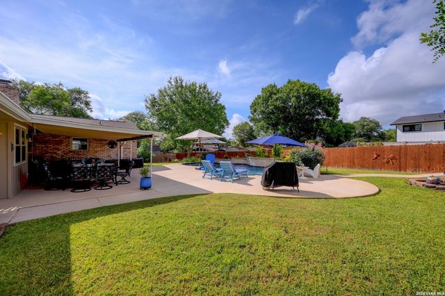 106 Barcelona Drive, Universal City, TX 78148