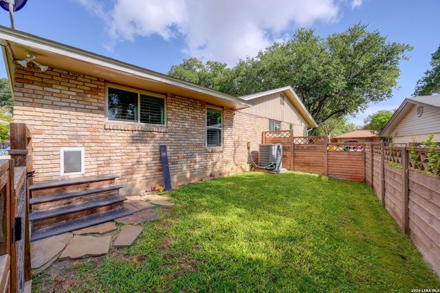 106 Barcelona Drive, Universal City, TX 78148