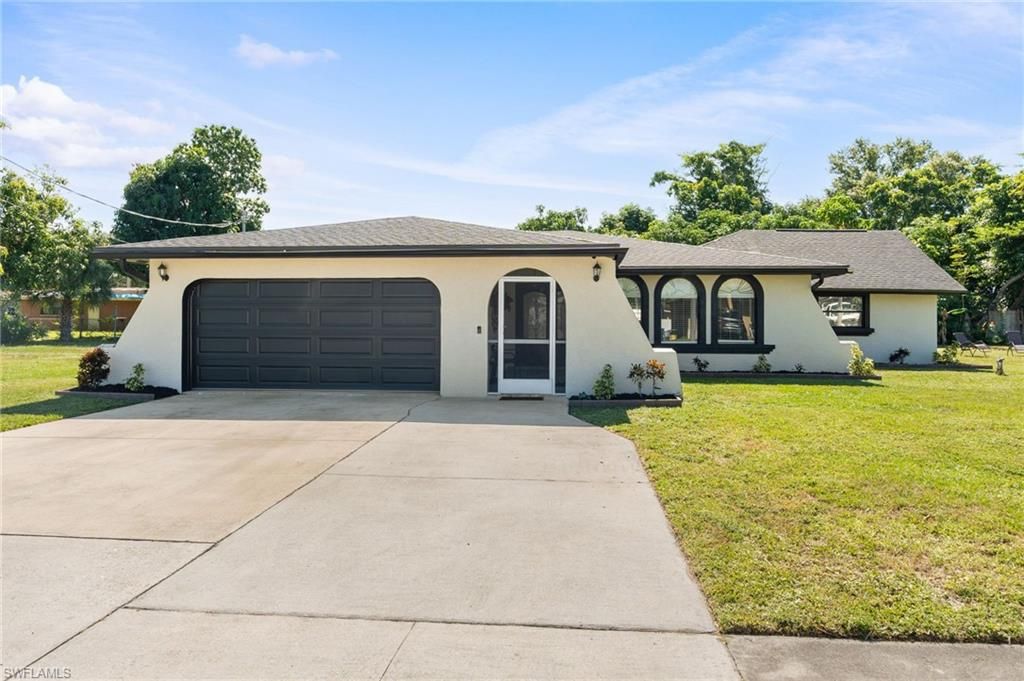 3042 Mango ST, FORT MYERS, FL 33916 — photo 2