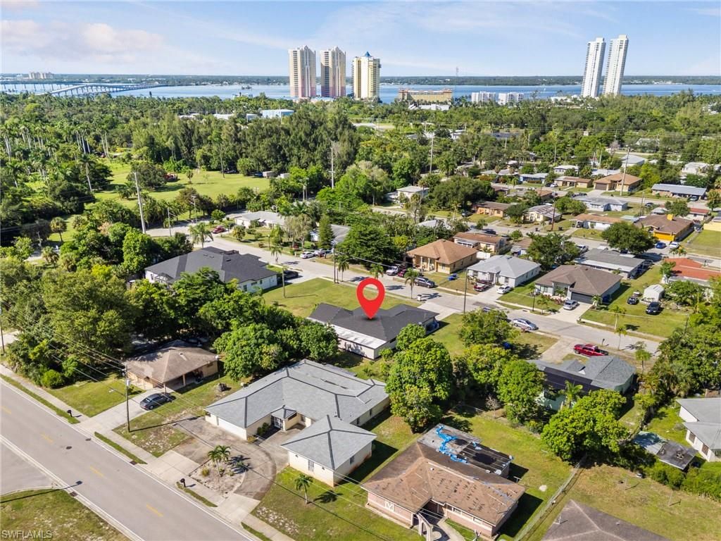 3042 Mango ST, FORT MYERS, FL 33916 — photo 4