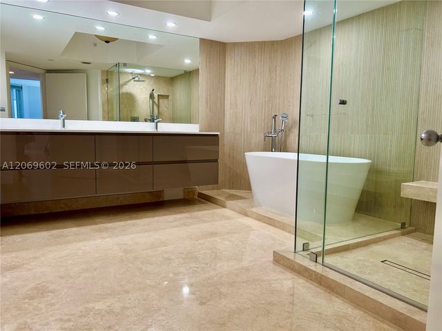 21055 Yacht Club Dr 2710, Aventura, FL 33180