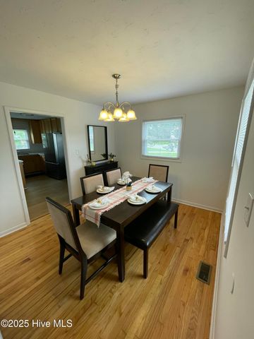 600 Oakwood Avenue, Jacksonville, NC 28546