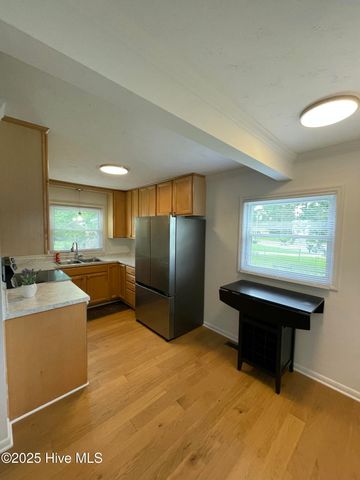 600 Oakwood Avenue, Jacksonville, NC 28546