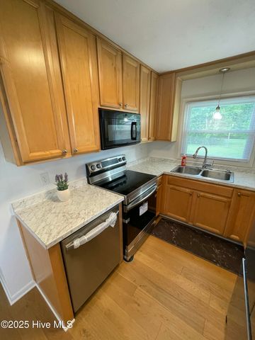 600 Oakwood Avenue, Jacksonville, NC 28546