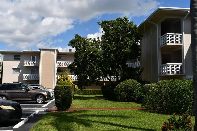 2721 N Garden Dr Drive N 202, Lake Worth, FL 33461