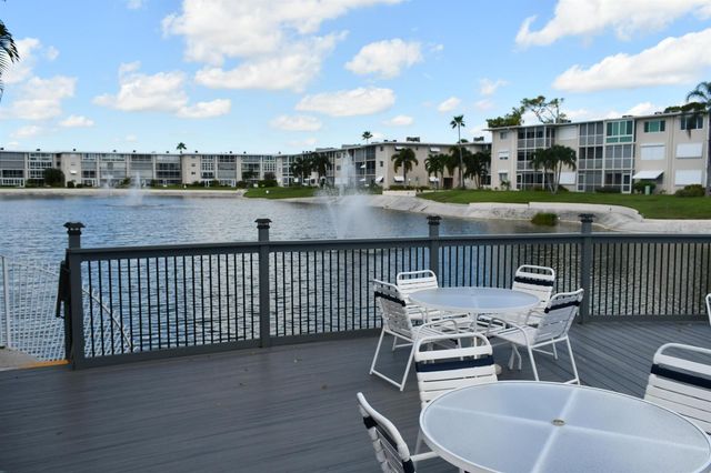 2721 N Garden Dr Drive N 202, Lake Worth, FL 33461