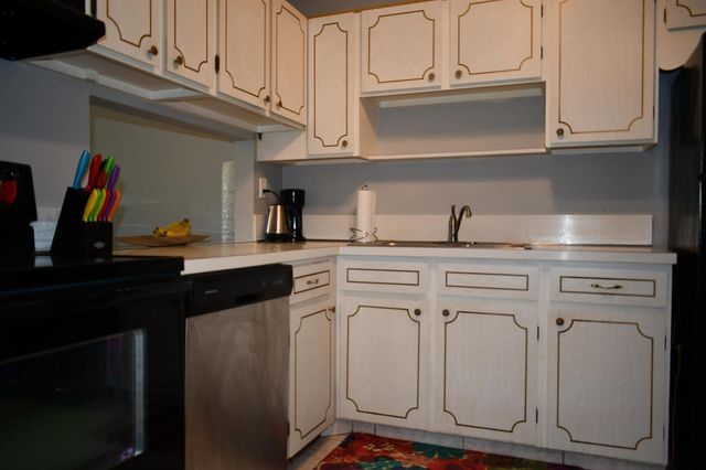 2721 N Garden Dr Drive N 202, Lake Worth, FL 33461