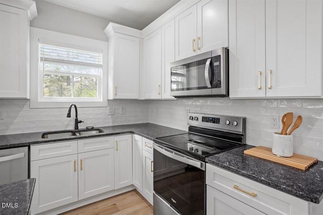 506 Dogwood Road, Holly Springs, NC 27540