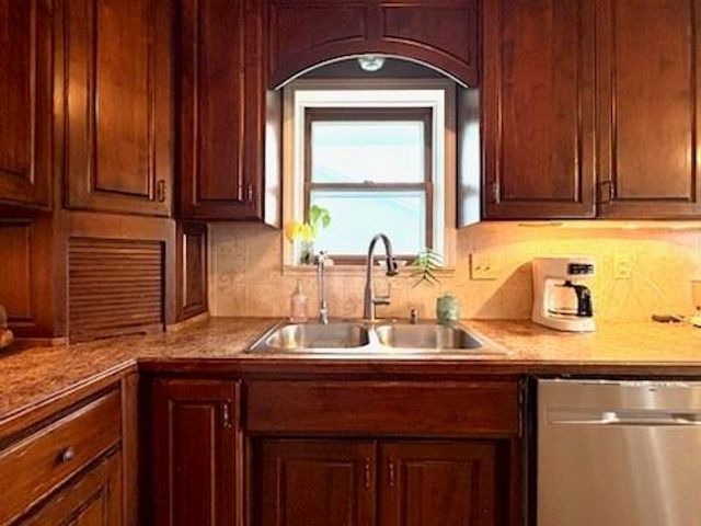 503 Jennifer Lane, Garden City, MO 64747