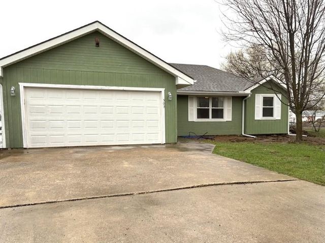 503 Jennifer Lane, Garden City, MO 64747