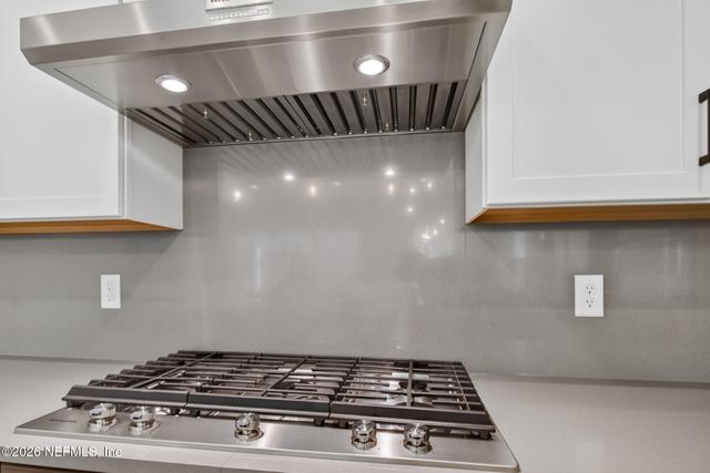 20 OAKMOSS Drive, St. Johns, FL 32259