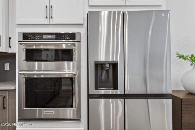 20 OAKMOSS Drive, St. Johns, FL 32259