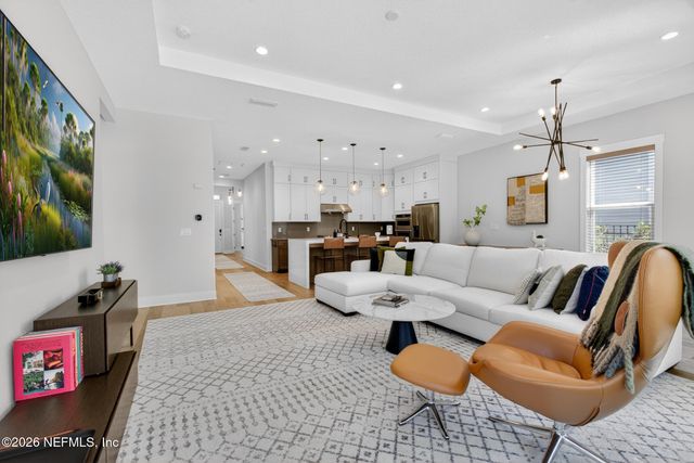 20 OAKMOSS Drive, St. Johns, FL 32259