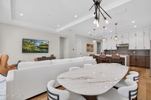 20 OAKMOSS Drive, St. Johns, FL 32259