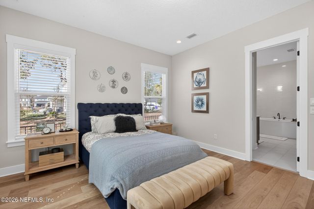 20 OAKMOSS Drive, St. Johns, FL 32259