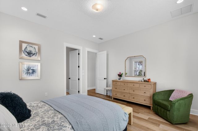 20 OAKMOSS Drive, St. Johns, FL 32259