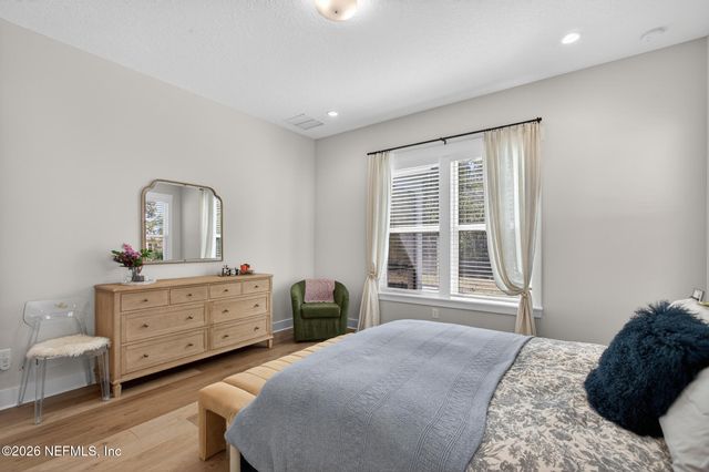 20 OAKMOSS Drive, St. Johns, FL 32259