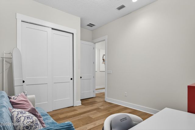 20 OAKMOSS Drive, St. Johns, FL 32259