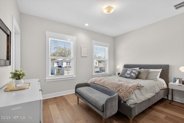 20 OAKMOSS Drive, St. Johns, FL 32259