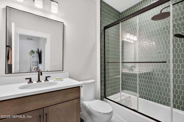 20 OAKMOSS Drive, St. Johns, FL 32259