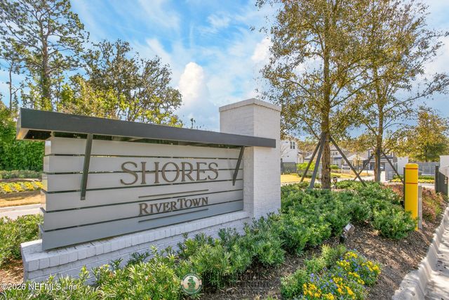 20 OAKMOSS Drive, St. Johns, FL 32259