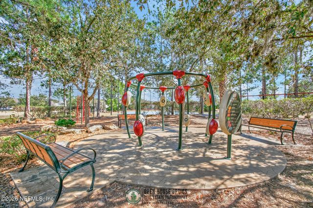 20 OAKMOSS Drive, St. Johns, FL 32259