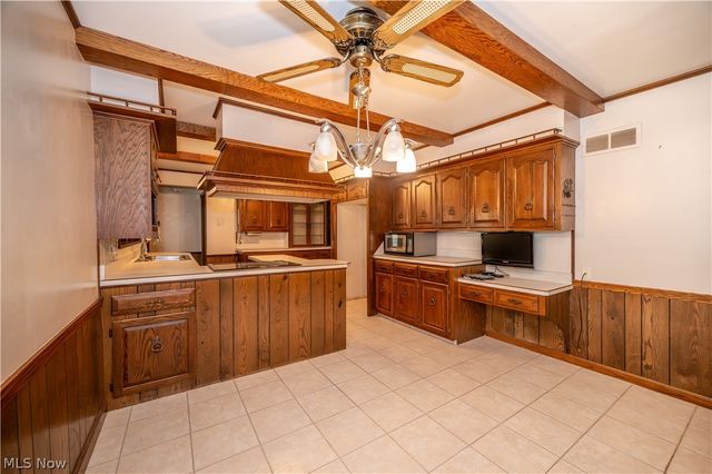 2882 Decamp Road, Youngstown, OH 44511