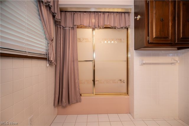 2882 Decamp Road, Youngstown, OH 44511