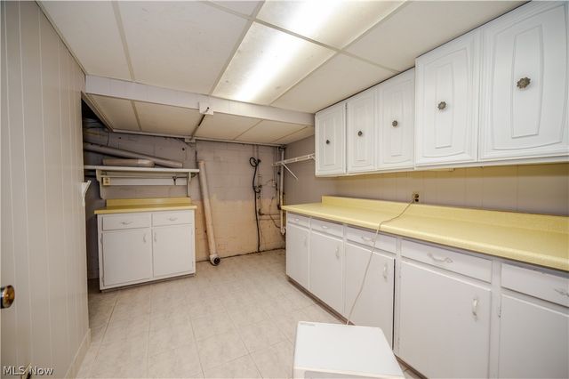 2882 Decamp Road, Youngstown, OH 44511