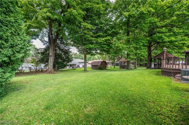 2882 Decamp Road, Youngstown, OH 44511