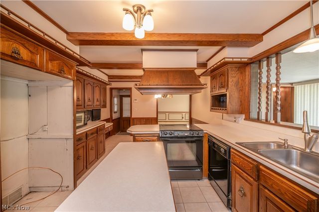 2882 Decamp Road, Youngstown, OH 44511