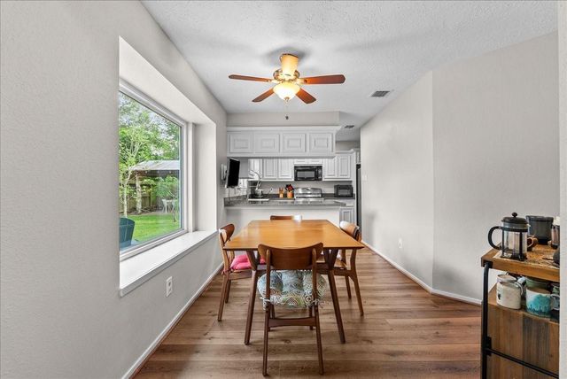 1118 Killarney Avenue, Friendswood, TX 77546