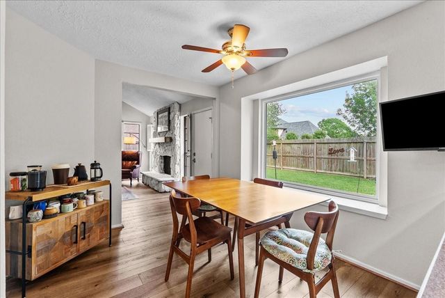 1118 Killarney Avenue, Friendswood, TX 77546