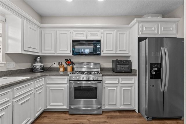 1118 Killarney Avenue, Friendswood, TX 77546