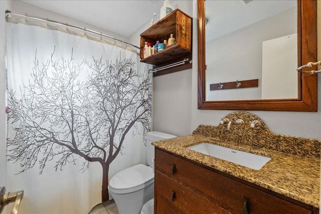 1118 Killarney Avenue, Friendswood, TX 77546