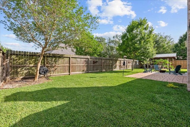 1118 Killarney Avenue, Friendswood, TX 77546
