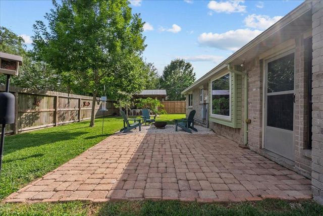 1118 Killarney Avenue, Friendswood, TX 77546