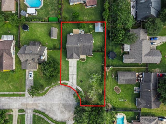 1118 Killarney Avenue, Friendswood, TX 77546