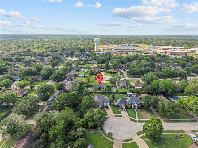 1118 Killarney Avenue, Friendswood, TX 77546
